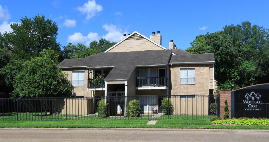 Woodlake Oaks Apartments Image 5